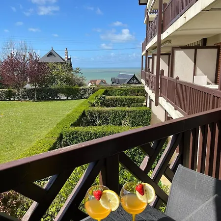 Vue Avec Balcon Et Parking
